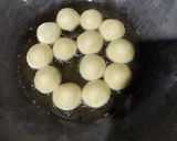 Foto langkah ke 4 dari resep Donut Mini.