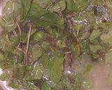 A picture of step 1 of Green peas mint soup.