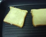 A picture of step 4 of Grilled Sausage Fried Egg And Cheese.