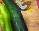 Foto del paso 1 de la receta: Spaguetini con langostinos en salsa de curry