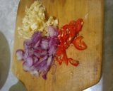 Foto langkah ke 2 dari resep Mie Goreng Burung Dara.