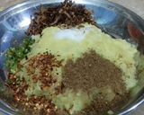 A picture of step 5 of Mat Aalu Samosay.