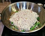 A picture of step 6 of Mike's Spicy Oysters Ramen.