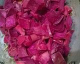 Foto langkah ke 3 dari resep Ongseng kulit buah naga.