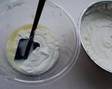 A picture of step 5 of Fruity Frozen Yogurt.