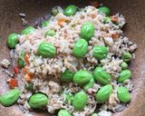 รูปขั้นตอนการทำที่ 2 ของ ข้าวผัดน้ำพริกกะปิสะตอ