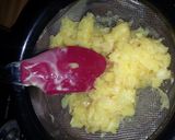 A picture of step 8 of Banana Split Desert.