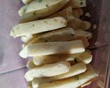 Foto langkah ke 2 dari resep Cheese stik kentang.