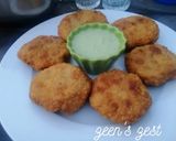 A picture of step 5 of Aaloo Kachoris.