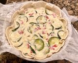 Foto del paso 6 de la receta: Pastel salado de hojaldre con calabacín, requesón y salami