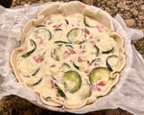 Foto del paso 6 de la receta: Pastel salado de hojaldre con calabacín, requesón y salami