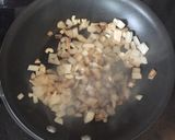 A picture of step 1 of French Onion Meatloaf.