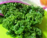 A picture of step 2 of Green Smoothie with Kale.