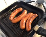 Une image de l'étape 5 de Saucisses fumées grillées au thym du jardin.