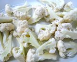 A picture of step 1 of Scorched Cauliflower and Anchovy Mayo Ketchup Stir-Fry.
