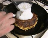 A picture of step 7 of Seafood Okonomiyaki with Nagaimo Yam.