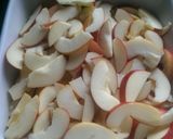 A picture of step 1 of Mandys Apple crumble.