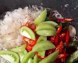 Foto langkah ke 2 dari resep Oseng Cumi Asin Cabe ijo.