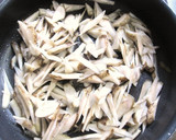 A picture of step 2 of Sweet and Salty Simmered Beef and Burdock Root.
