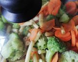 Párolt zöldségem 🥕🥦 recept fázis 3 fotója