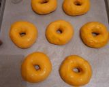 Foto langkah ke 3 dari resep Donat Panggang.