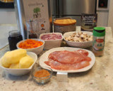 Foto del paso 1 de la receta: Jamoncitos de pollo con chalotas y zanahorias al vino tinto