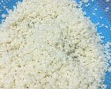 Hình bước làm 1 của món Xôi khúc in Hàn quốc :(