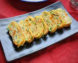 Foto langkah ke 4 dari resep Telur Dadar Gulung.