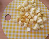 Foto del passaggio 2 della ricetta Spiedini di lombo di maiale con salsa di mele, zenzero e rosmarino