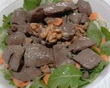Foto del passaggio 4 della ricetta Insalata mista con fegato di vitello con noci