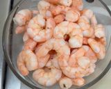 Foto del paso 3 de la receta: Elote y camarón en ensalada