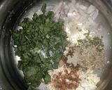 A picture of step 1 of Paneer palak toast.