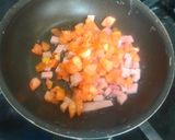 A picture of step 2 of Good breakfast ham and tomato omelette with hash brown.
