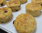 Gambar langkah 7 resipi Raisins scones.