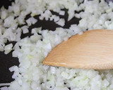 A picture of step 1 of Extremely Convenient Soboro with Onions.