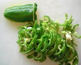 A picture of step 1 of Bell Peppers With Tuna.