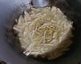 Foto langkah ke 2 dari resep Kering tempe pedas manis aroma jeruk.