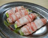 A picture of step 4 of [Farmhouse Recipe] Meat-Wrapped Broccoli Stalk.