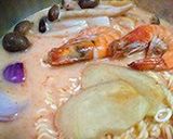 A picture of step 2 of Transform Sapporo Ichiban Ramen into Rich Tom Yum Goong Ramen.