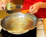 A picture of step 2 of Poached Eggs.