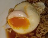 Foto langkah ke 5 dari resep Telur Indomie / Poached Egg.