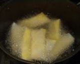 A picture of step 7 of Egg and Onion Mayo Spring Rolls.