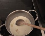 Foto del passaggio 1 della ricetta Fusilli risottati con taleggio e pere