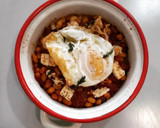 Foto del paso 7 de la receta: Fessolets con tomate y queso feta al horno con huevo frito