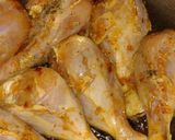 Foto del paso 3 de la receta: Pollo caramelizado al ají topito de la casa