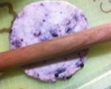 A picture of step 3 of Crunchy Yummy Blueberry Bagels.