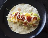 Foto langkah ke 3 dari resep Homemade Salad Wrap.