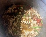 A picture of step 1 of Egg maggi.
