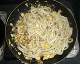 A picture of step 4 of Tuna & Natto Stir-Fried Udon Noodles.