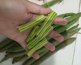 Foto langkah ke 2 dari resep Sayur Bening Klentang/Buah Kelor.